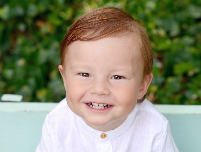 Fotka maleého Brunka v košielke, ktorému Lidl pomohol v rámci projektu Od začiatku v dobrých rukách