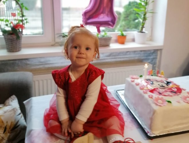 Malá Sofinka pri oslave svojho prvého roku
