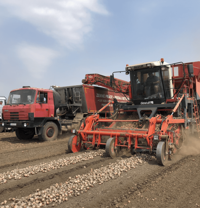 Pracovné stroje zaplnili polia vďaka spolupráci so spoločnosťou Lidl
