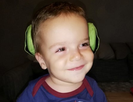 Fotka malého Dénesa, ktorému pomohol Lidl v rámci projektu Od začiatku v dobrých rukách